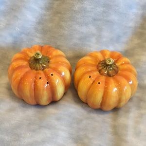 Ceramic Pumpkin Fall Autumn Salt n Pepper Shaker Set NWOT Otagiri Japan 3”x2.5”